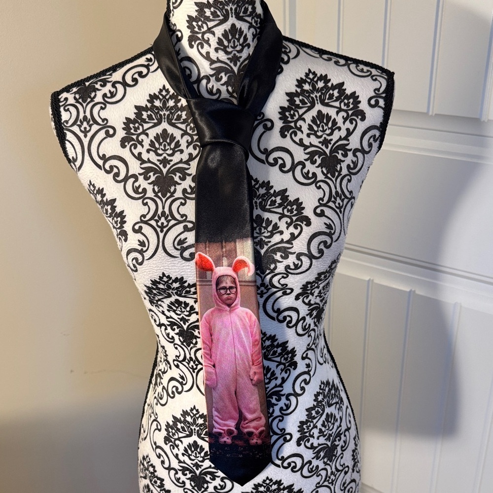 A Christmas Story Black Tie with Pink Bunny NWOT
